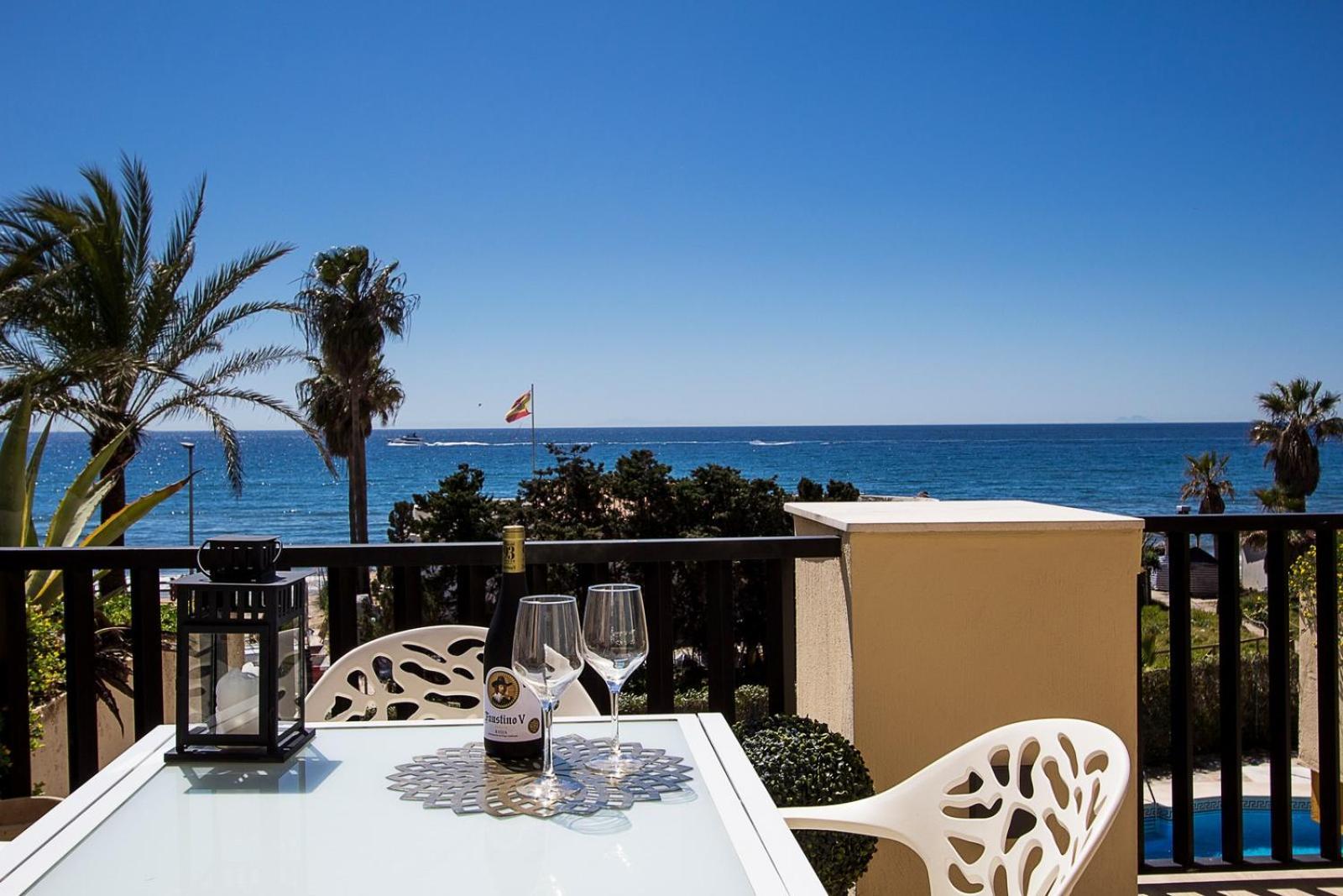 Apartment Sea Front In