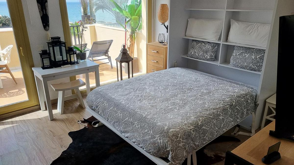 Sea Front In Apartment