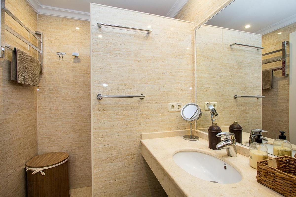 Apartament Sea Front In